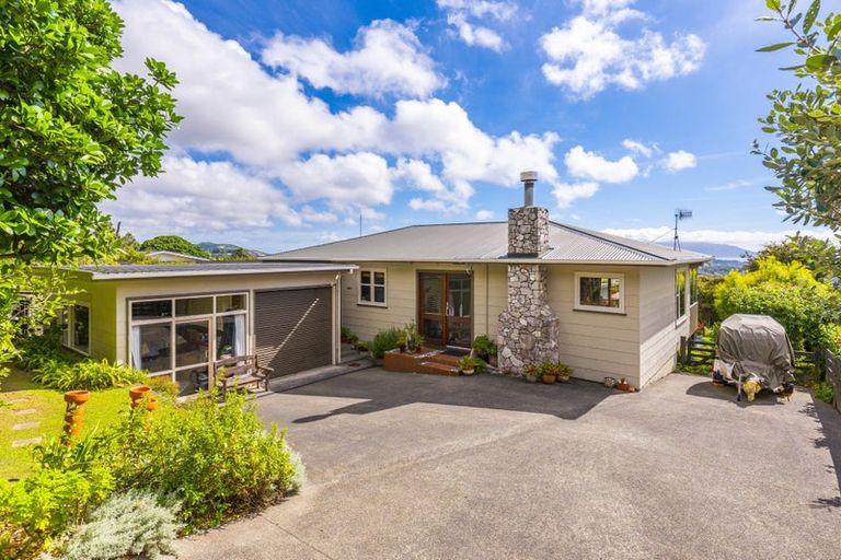 Photo of property in 10 Tui Crescent, Waikanae, 5036