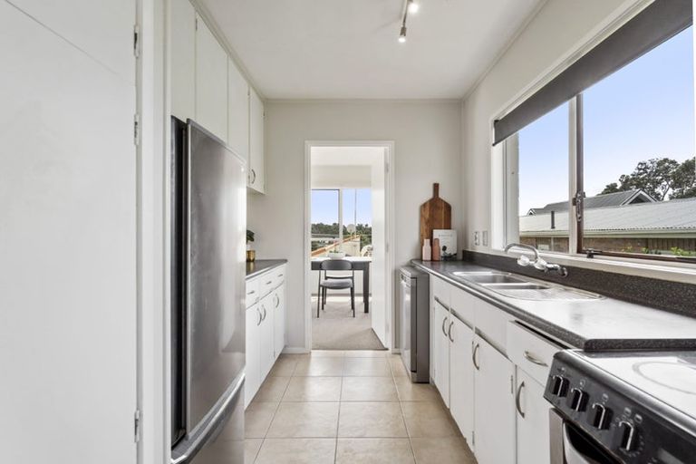 Photo of property in 1/22 North Avenue, Narrow Neck, Auckland, 0624