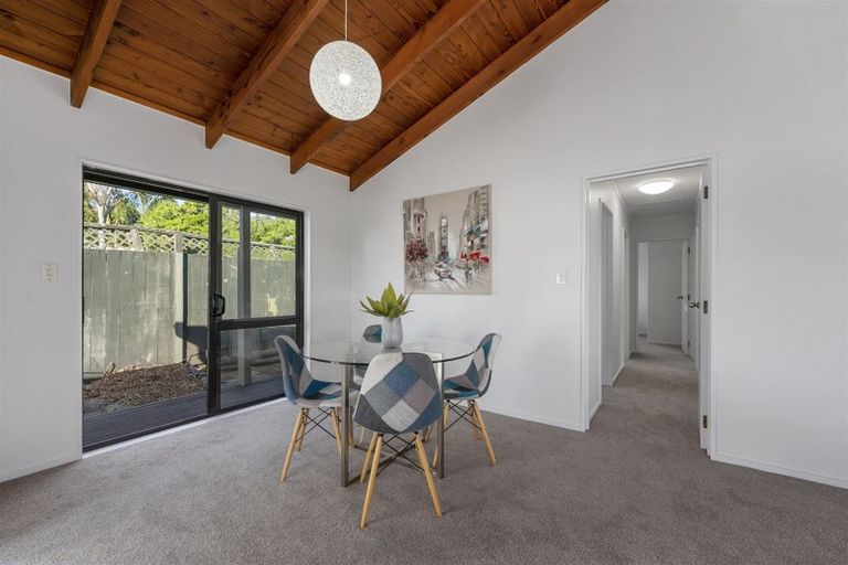 Photo of property in 12a Croydon Road, New Lynn, Auckland, 0600