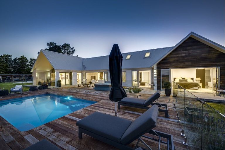 Photo of property in 1232 Taihape Road, Sherenden, Hastings, 4179