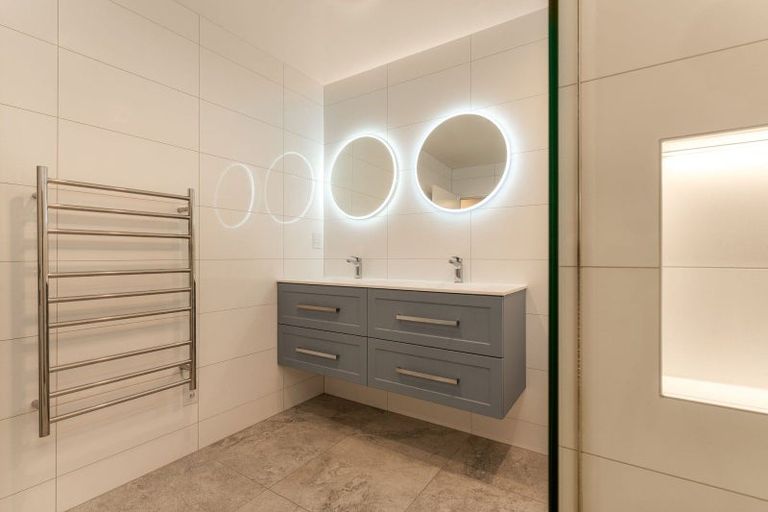 Photo of property in Admiralty Courts, 7/42 Marriner Street, Sumner, Christchurch, 8081