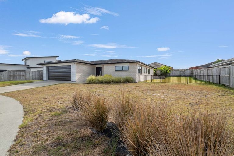 Photo of property in 13 Olney Court, One Tree Point, 0118