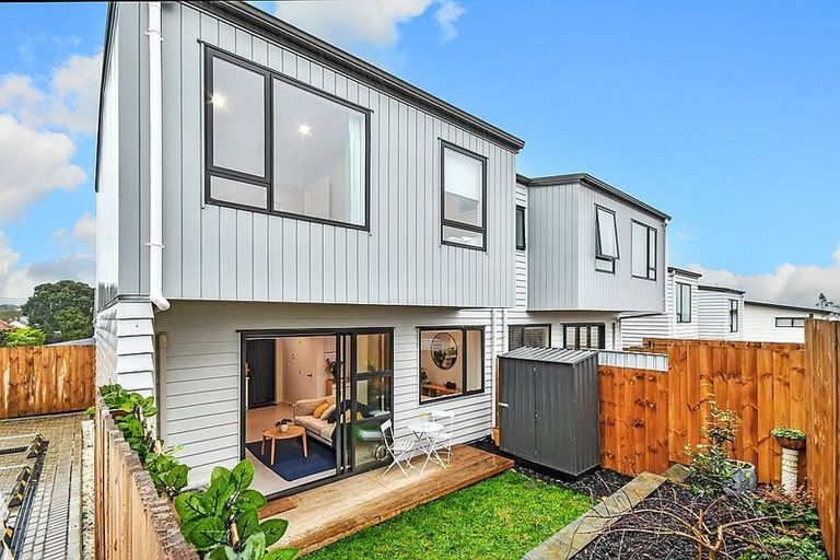 Photo of property in 69c Astley Avenue, New Lynn, Auckland, 0600