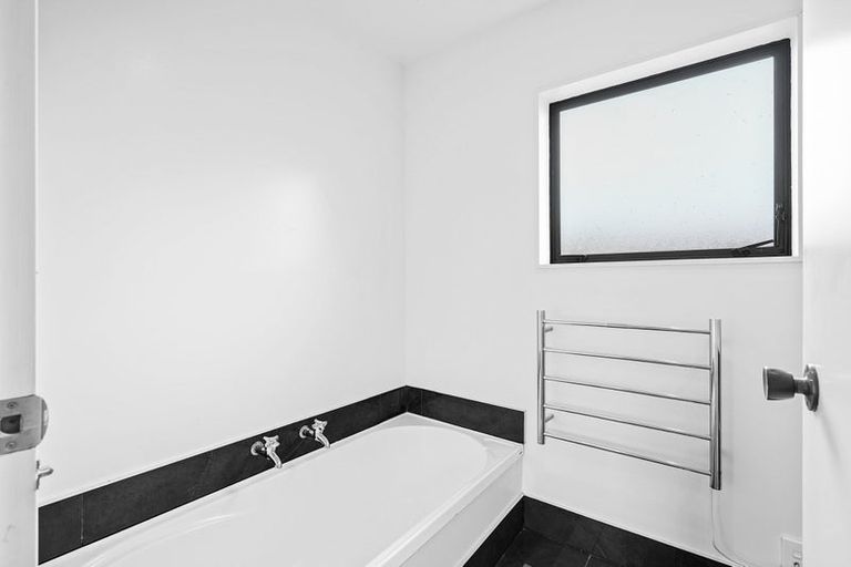 Photo of property in 35 Wilson Street, Islington, Christchurch, 8042