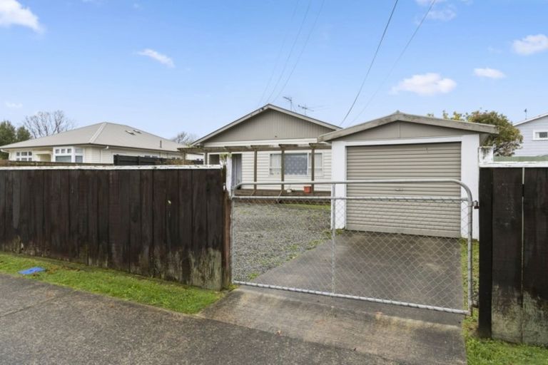Photo of property in 16 Merton Street, Trentham, Upper Hutt, 5018