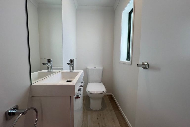 Photo of property in 51 Verran Road, Birkenhead, Auckland, 0626