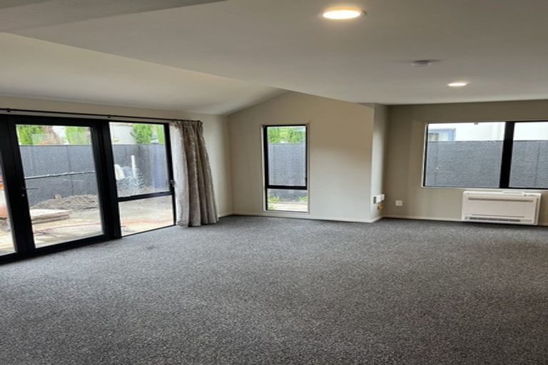 Photo of property in 24 Oakford Close, Riccarton, Christchurch, 8011