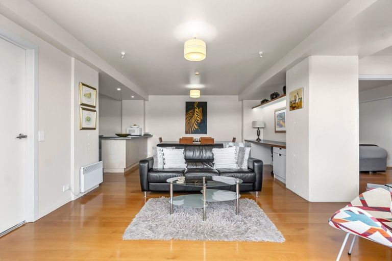 Photo of property in 88 Wallis Street, Raglan, 3225