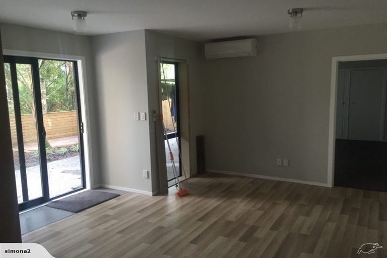 Photo of property in 24 Heaton Grove, Chatswood, Auckland, 0626