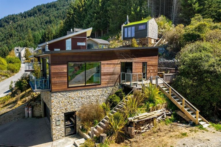 Photo of property in 45 Dart Place, Fernhill, Queenstown, 9300