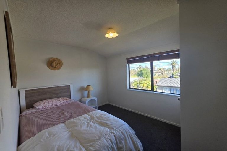 Photo of property in 128a Karewa Parade, Papamoa Beach, Papamoa, 3118