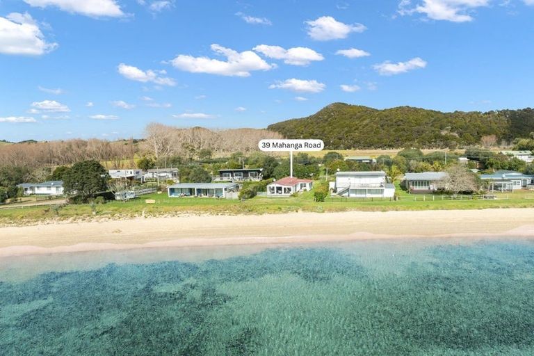 Photo of property in 39 Mahanga Road, Pataua South, Parua Bay, 0192