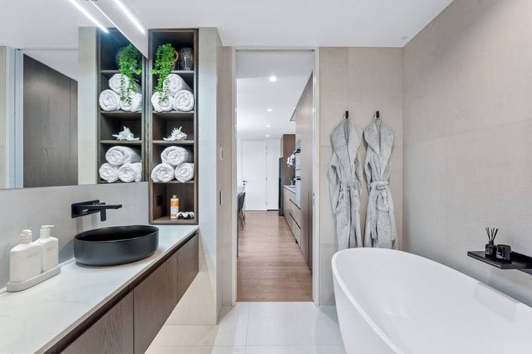 Photo of property in 30 Kingfisher Grove, Greenhithe, Auckland, 0632