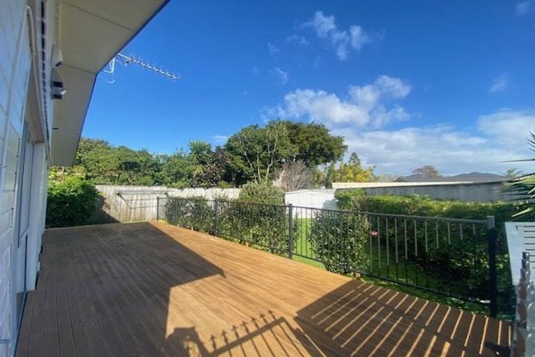 Photo of property in 12 Fielding Crescent, Farm Cove, Auckland, 2012