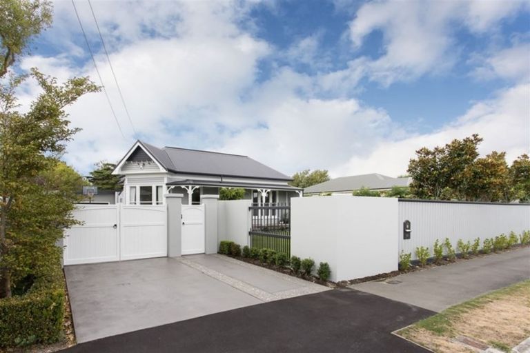 Photo of property in 90 Hawthorne Street, Strowan, Christchurch, 8052