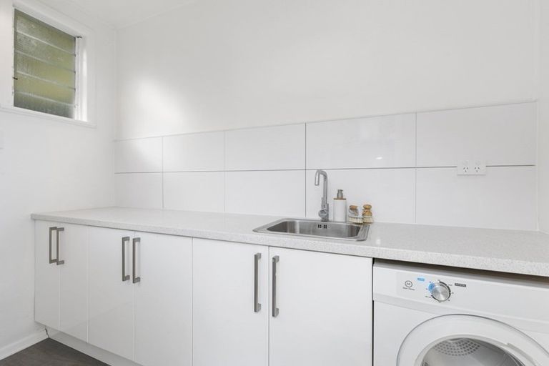 Photo of property in 35 Thomas Street, Stokes Valley, Lower Hutt, 5019