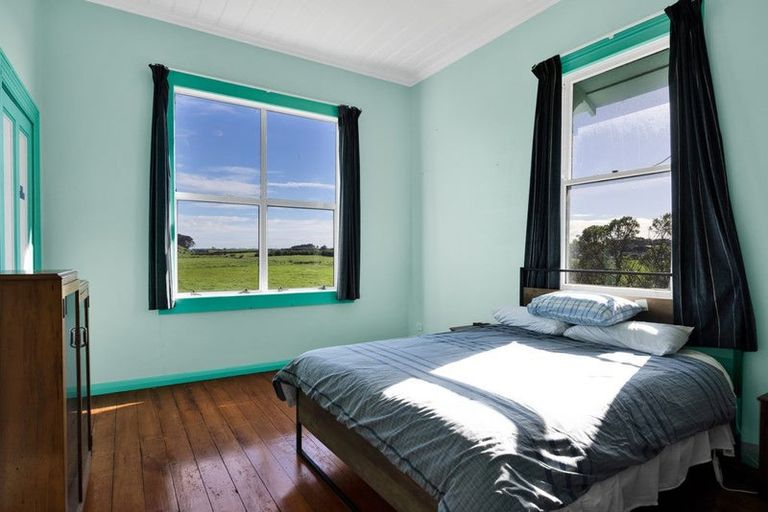 Photo of property in 24 Albany Street, Patea, 4520