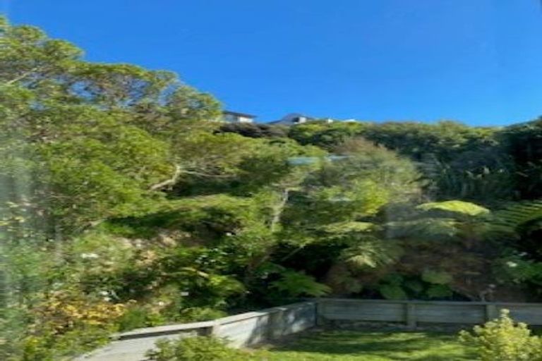 Photo of property in 16 Cavalry Close, Crofton Downs, Wellington, 6035