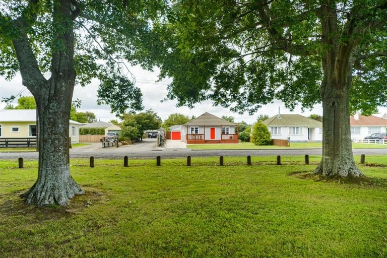 Photo of property in 9 Bull Street, Bulls, 4818