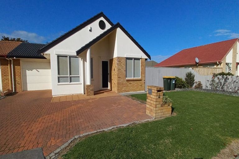 Photo of property in 4 Fernbrook Close, Burswood, Auckland, 2013
