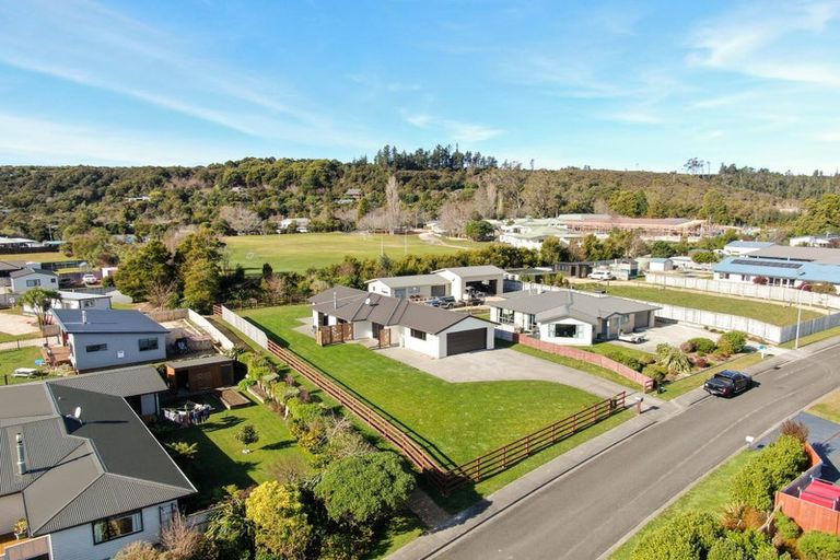 Photo of property in 5 Mcdonald Place, Collingwood, 7073