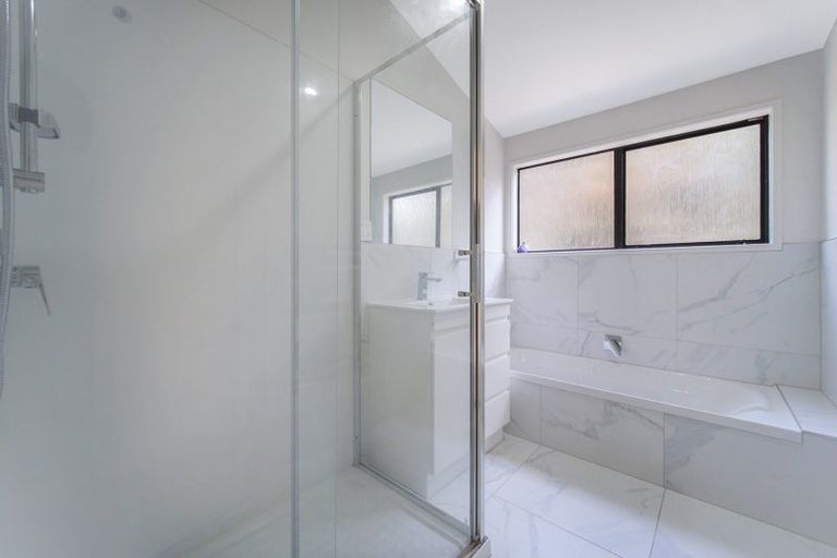 Photo of property in 30 Paulownia Place, Totara Heights, Auckland, 2105