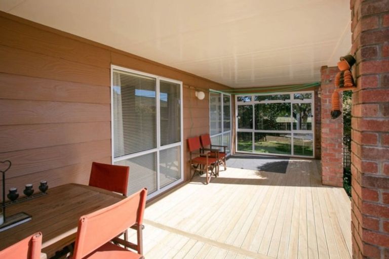 Photo of property in 321 Shakespeare Street, Leamington, Cambridge, 3432