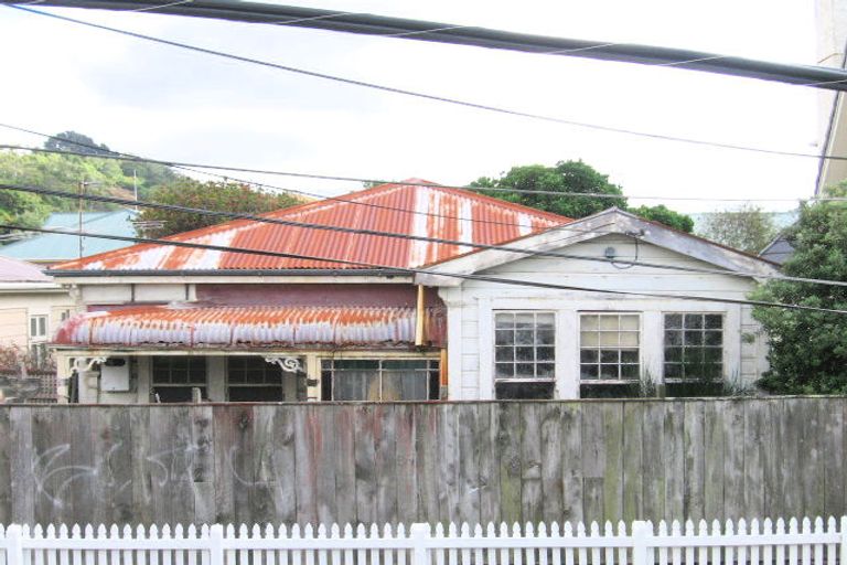Photo of property in 90 Britomart Street, Berhampore, Wellington, 6023