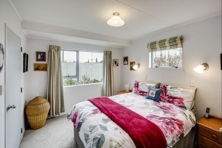 Photo of property in 233a Grove Road, Mayfair, Hastings, 4122