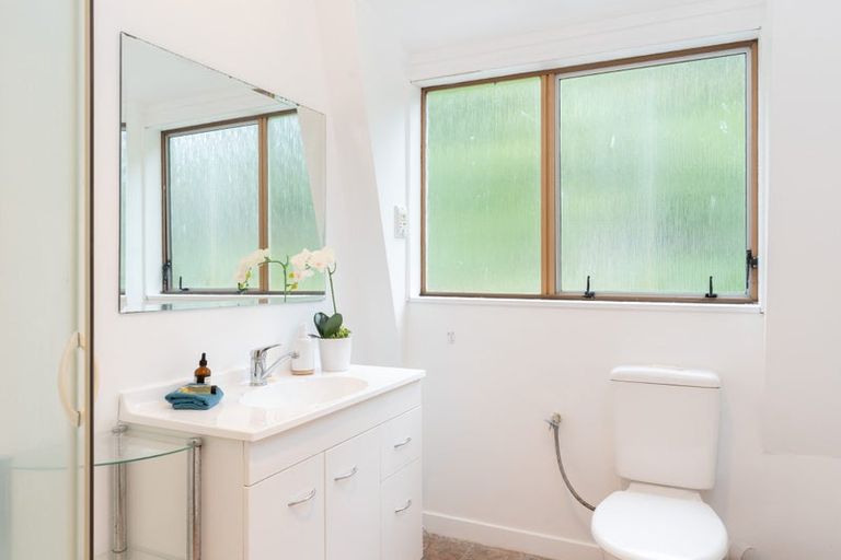 Photo of property in 79a Churton Drive, Churton Park, Wellington, 6037