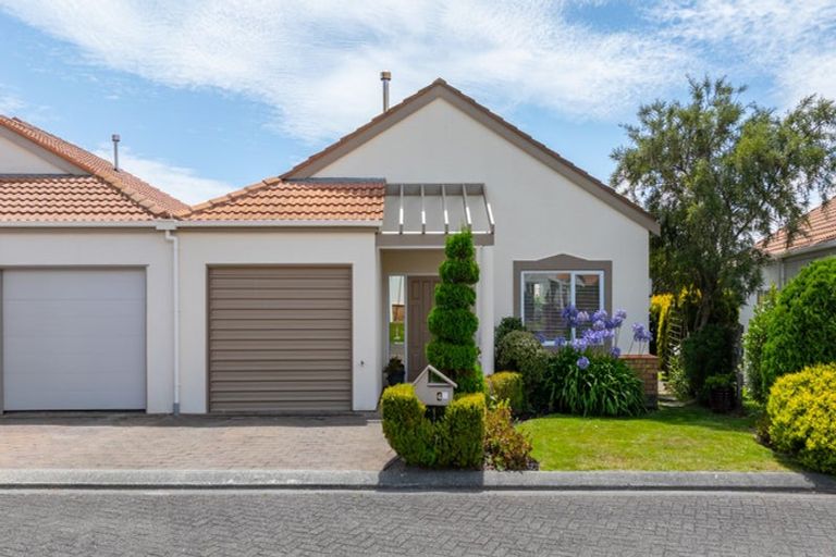 Photo of property in 4 Lakeside Villas, Whitby, Porirua, 5024