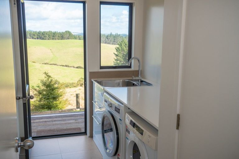 Photo of property in 59 Spicer Road, Cable Bay, 0420