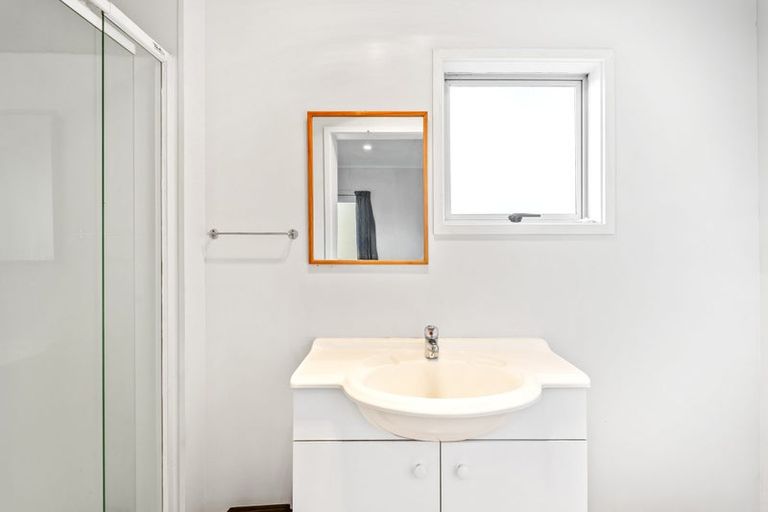 Photo of property in 11 Babington Place, Torbay, Auckland, 0630