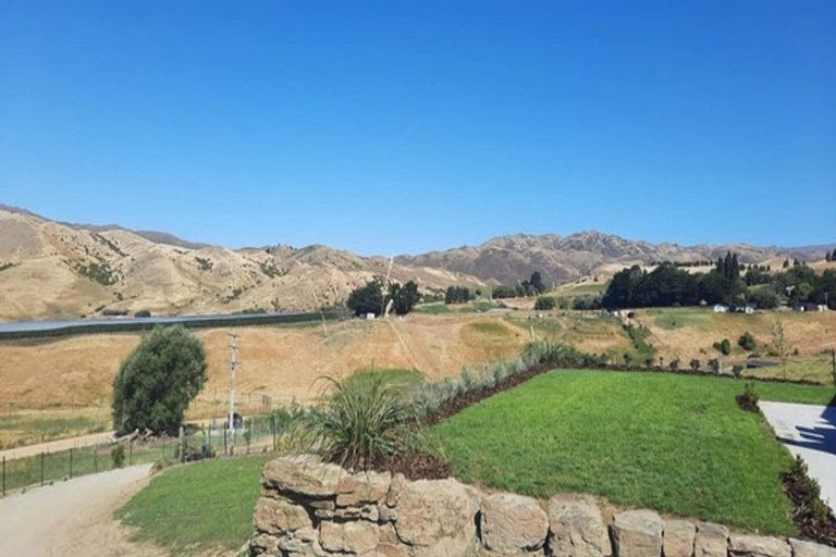 Photo of property in 218 Hawksburn Road, Nevis, Cromwell, 9384