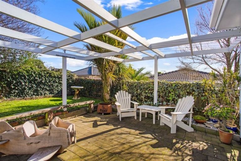 Photo of property in 1/139 Titirangi Road, New Lynn, Auckland, 0600