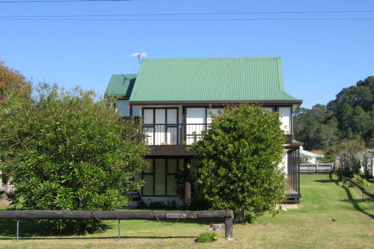 Photo of property in 45 Marine Parade, Cooks Beach, Whitianga, 3591