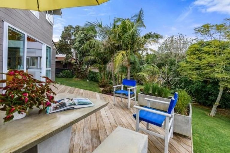 Photo of property in 18 Markham Place, Bucklands Beach, Auckland, 2012