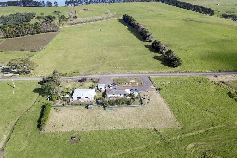 Photo of property in 176 Waitapu Road, Aranga, Dargaville, 0376