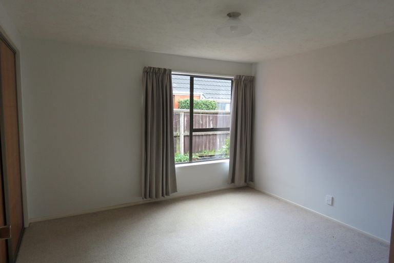 Photo of property in 2/110a Withells Road, Avonhead, Christchurch, 8042