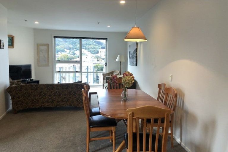 Photo of property in Stadium Garden Flats, 401/107 Thorndon Quay, Pipitea, Wellington, 6011