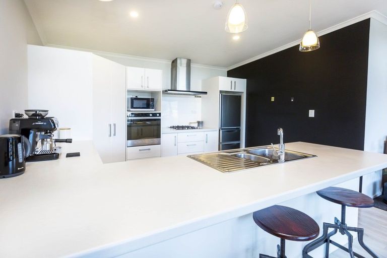 Photo of property in 51 Percy Kinsman Crescent, Riverstone Terraces, Upper Hutt, 5018