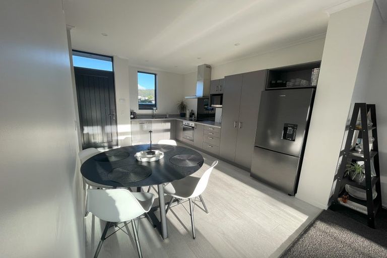 Photo of property in 8 Kauamo Close, Waiwhetu, Lower Hutt, 5010