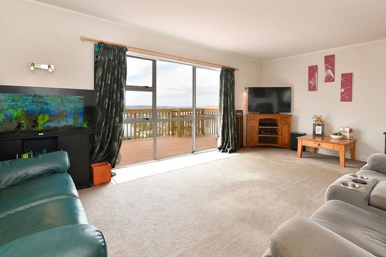 Photo of property in 483 Whangaparaoa Road, Stanmore Bay, Whangaparaoa, 0932