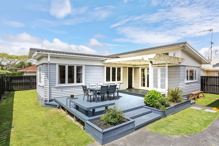 Photo of property in 22 Laurie Avenue, Papakura, 2110