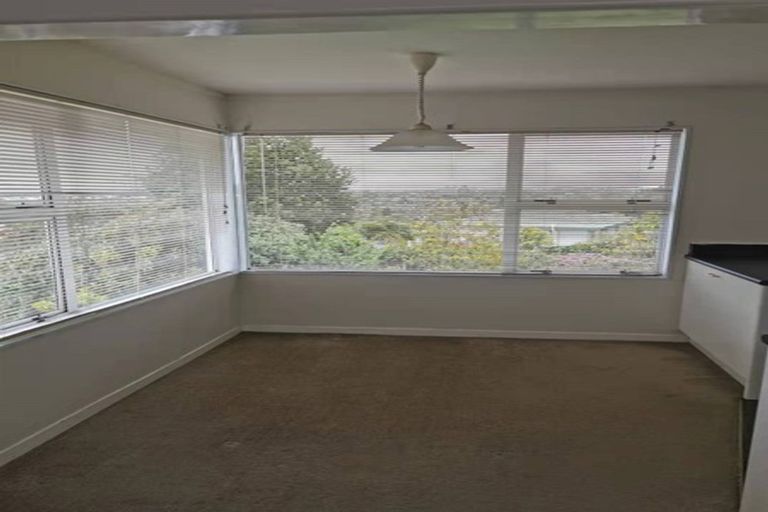 Photo of property in 316 Wairau Road, Glenfield, Auckland, 0629