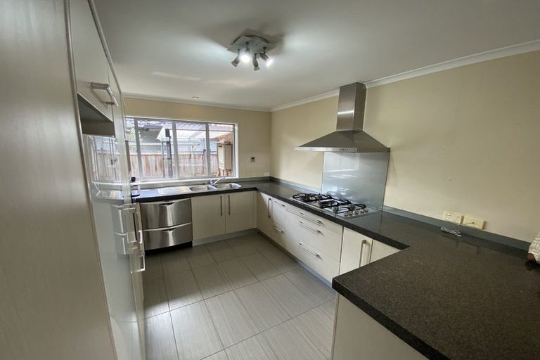 Photo of property in 104 Stancombe Road, Flat Bush, Auckland, 2016