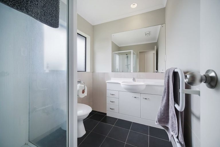 Photo of property in 33 Fergy Crescent, Wattle Downs, Auckland, 2103