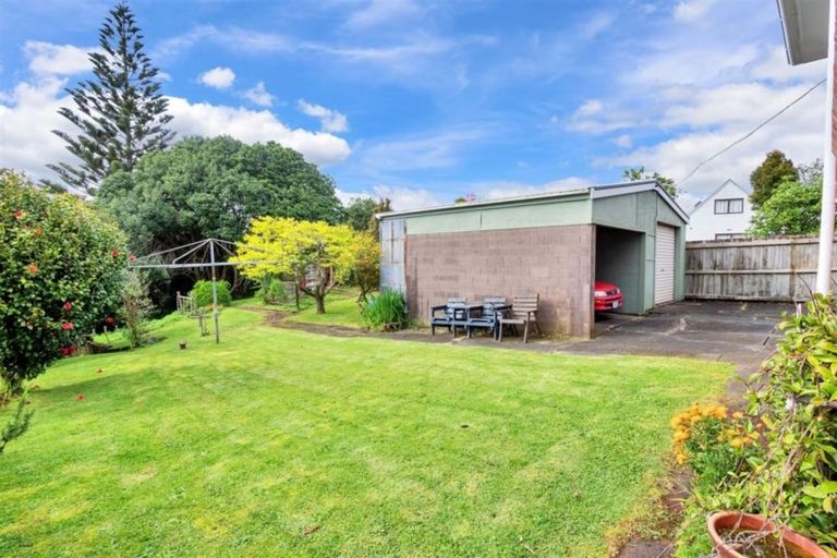 Photo of property in 1614 Great North Road, Waterview, Auckland, 1026