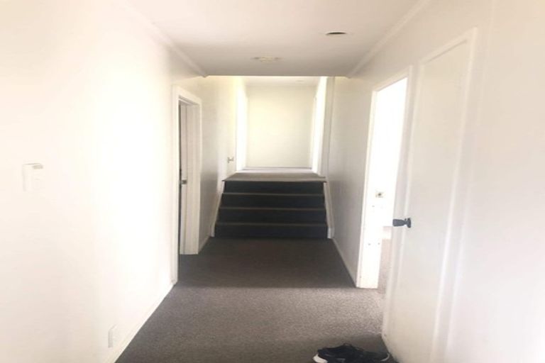 Photo of property in 14a Target Road, Totara Vale, Auckland, 0629