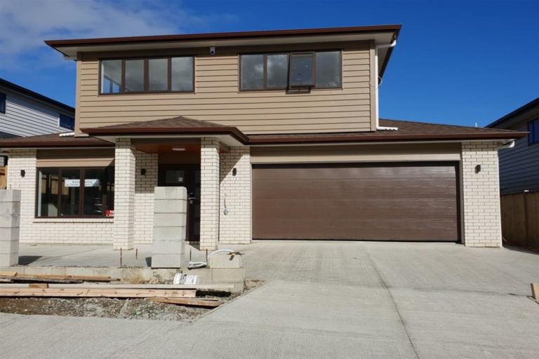 Photo of property in 13 Tinaku Road, Flat Bush, Auckland, 2019